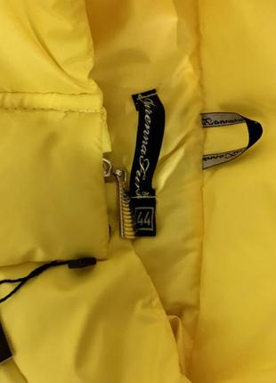 Яркая желтая женская куртка5 фото