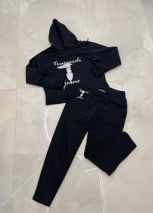 Костюм trussardi