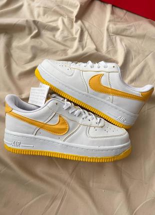 Кросівки nike air force 1 low white yellow logo1 фото