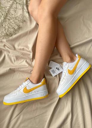 Кросівки nike air force 1 low white yellow logo3 фото