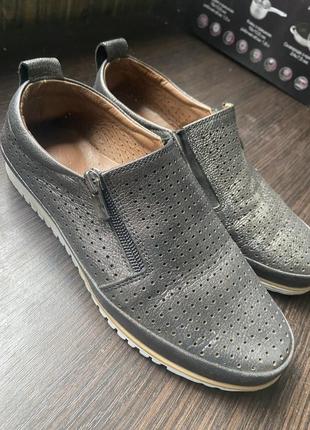 Жіноче кожане взуття 38 розмір