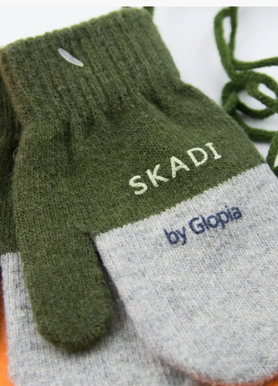 Рукавички  на три - чотири роки