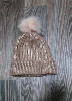 Швпка  з бубоном