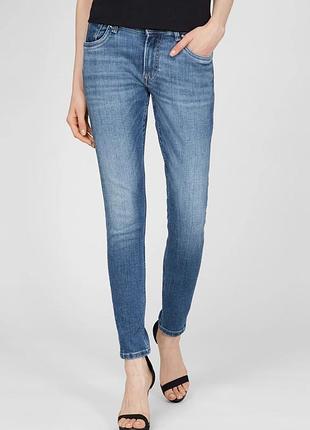 Джинсы слим magenta