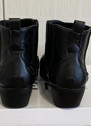 Ботинки казаки чёрные размер 35 в стиле zara челси2 фото