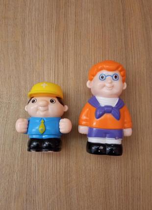 Фигурки с игрового набора скорая помощь