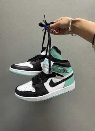 Жіночі кросівки nike air jordan 1 retro mid mint white black