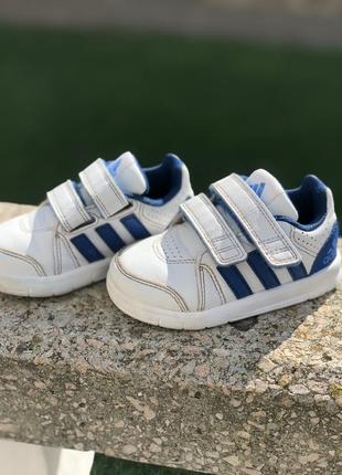 Кросівки adidas