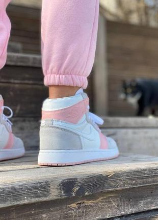 Жіночі кросівки nike air jordan 1 retro high pink grey white 210 фото