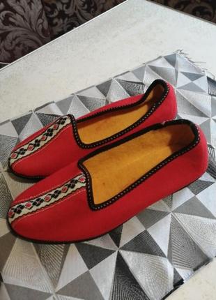 Капці в українському стилі