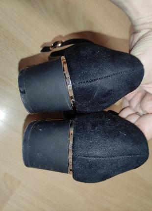 Туфли чорные на небольшом каблуке4 фото
