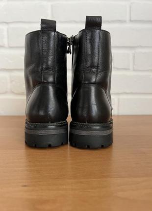 Короткі зимові шкіряні черевики на шнурках5 фото