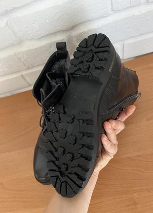 Короткі зимові шкіряні черевики на шнурках8 фото