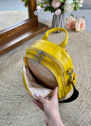 Желтый рюкзак из кожи8 фото