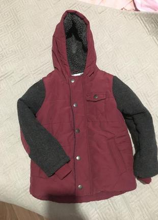 Тёплая курточка на мальчика 3-4 года