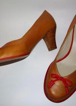 Туфлі clarks шкіра розмір uk 3.5 d eur 36.5