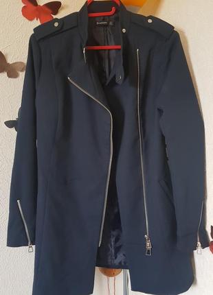 Осіннє пальто від stradivarius