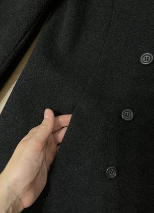 Класичне двобортне пальто графітове з комірцем із штучного хутра2 фото