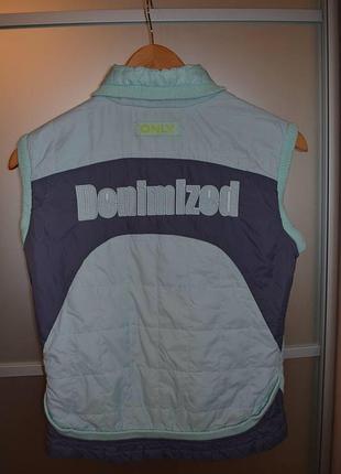 Жилетка на тонком синтепоне only