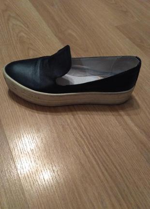 Туфлі лофери...дуже стильно виглядають на ніжці}}