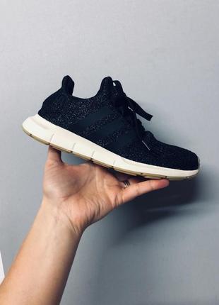 Кросівки adidas