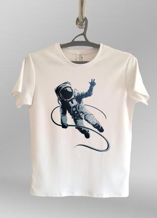 Чоловіча футболка з принтом космонавт1 фото