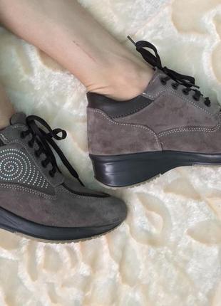 Новые итальянские кроссовки на шнуровке кожа замш премиум ботинки