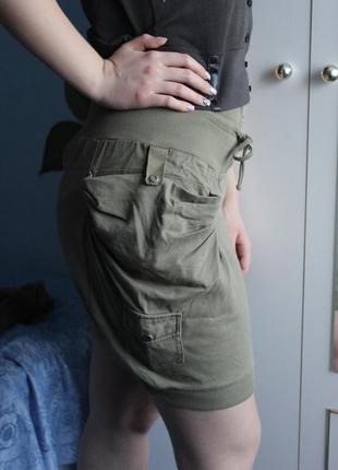 Стильная молодежная юбка с накладными карманами2 фото