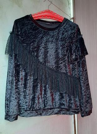 Шикарна велюрова кофта з гипюром та воланами