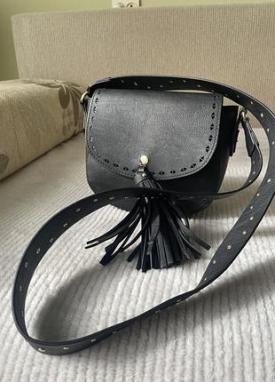 Чорна сумочка