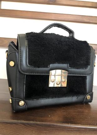 Сумочка жіночка хутряна чорна