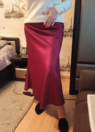 Роскошная эффектная юбка миди атлас сатин бордовая3 фото