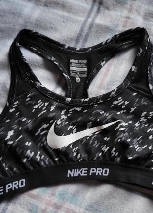 Топ спортивний nike pro