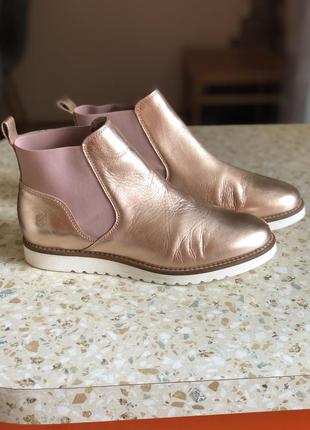 Продам новые кожаные ботинки