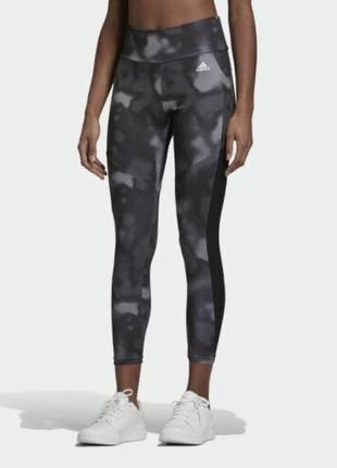 Леггинсы adidas designed to move allover print leggings
