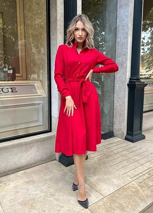 Червона вельветова сукня
