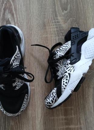 Кроссовки р.33.5