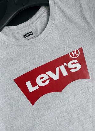 Жіноча футболка levi's3 фото
