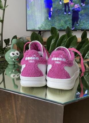 Розовые пушистые кроссовки от diadora, juicy couture!