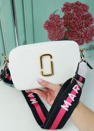 Marc snapshot jacobs white gold pink популярная сумочка марк джейкобс белая золотой логотип сумка люкс розовый ремень5 фото