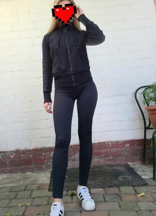 Продам тёплую кофту (есть нюнс на 3 фото)