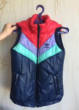 Крутая жилетка adidas original