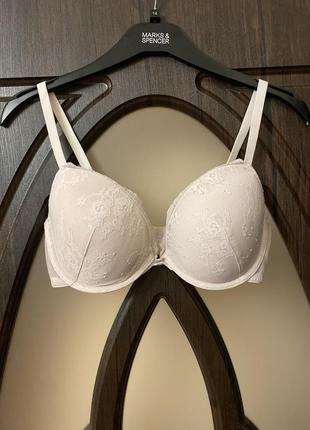 Шикарний, ажурний, базовий, бюстгальтер, тілесного кольору.