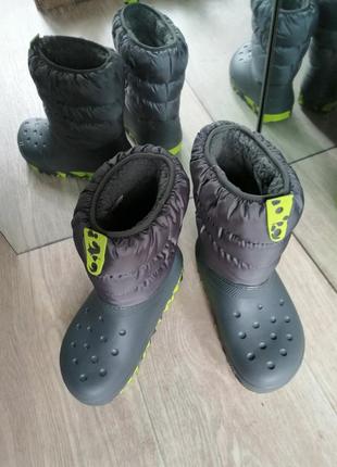 Дитячі зимові черевики крокс crocs kids classic neo puff boot4 фото
