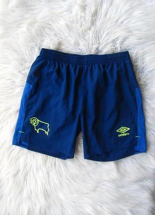 Футбольные спортивные шорты umbro