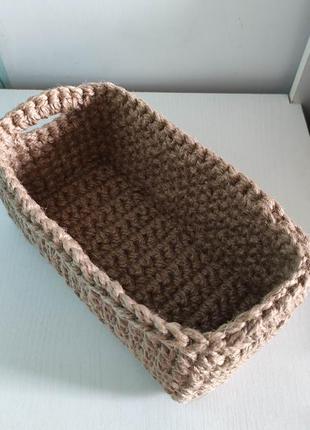 Прямокутна корзина із джуту. органайзер. в'язана корзина.