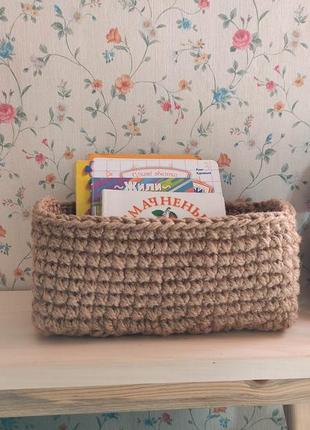 Прямокутна корзина із джуту. органайзер. в'язана корзина.