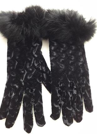 Нові перчатки
велюр і натуральне хутро.