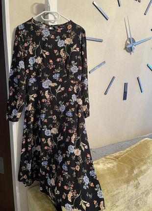 Фірмова квіткова віскозна сукня розмір с-м плаття в квітковий принт у стилі зара