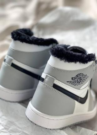 Зимові кросівки nike air jordan 1 retro white grey black3 фото